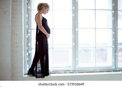 8,948 Sexy Belly Woman Stock Photos